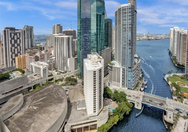Listing Photo 3 - Condo for sale in Brickell on the River North located at 31 Se 5Th St, Miami, FL 33131 - Unit #4112