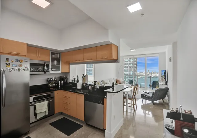Listing Photo 5 - Condo for sale in Brickell on the River North located at 31 Se 5Th St, Miami, FL 33131 - Unit #4112