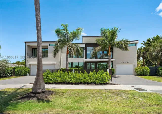 Photo 2 of Single family home for sale at 2500 Middle River Dr, Fort Lauderdale, FL 33305 | MLS# A11980317 | Listing updated on 2026-09-13