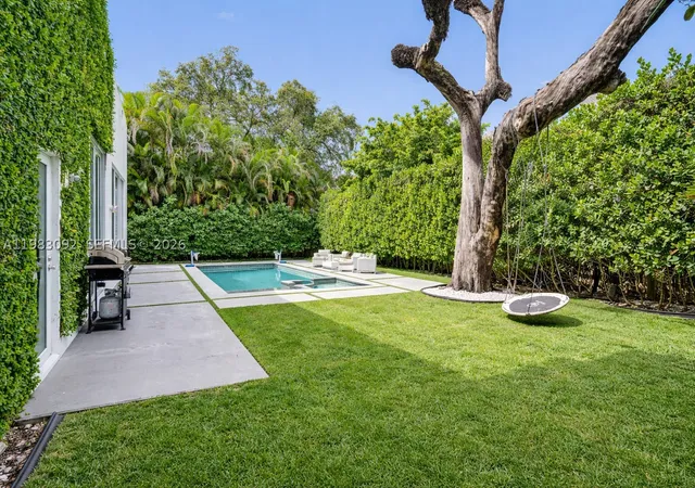 Photo 3 of Sale Pending at 19914 Ne 19th Ct, Miami, FL 33179 | MLS# A11983092 | Listing updated on 2026-09-05