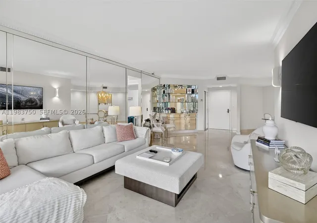 Photo 4 of Condo for sale at 2800 Island Blvd #301, Aventura, FL 33160 | MLS# A11983750 | Listing updated on 2026-09-04
