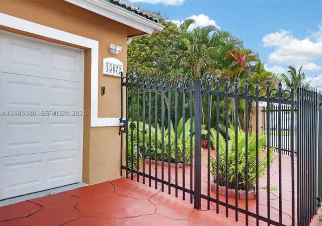 Photo 4 of Single family home for sale at 15672 Sw 91St Ln, Miami, FL 33196 | MLS# A11983380 | Listing updated on 2026-09-10