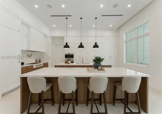 Photo 3 of Mansion for sale at 14100 Old Cutler Rd, Palmetto Bay, FL 33158 | MLS# A11981710 | Listing updated on 2026-09-14