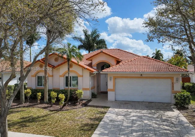 Photo 3 of Sale Pending at 16898 Crestview Ln, Weston, FL 33326 | MLS# A11985825 | Listing updated on 2026-09-23