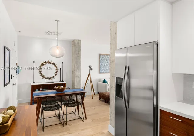 Photo 3 of Condo for sale at 5555 Collins Ave #17J, Miami Beach, FL 33140 | MLS# A11984262 | Listing updated on 2026-09-12