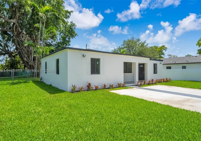 Photo 1 of Single family home for sale at 1010 Ne 140th St, North Miami, FL 33161 | MLS# A11985812 | Listing updated on 2026-09-26