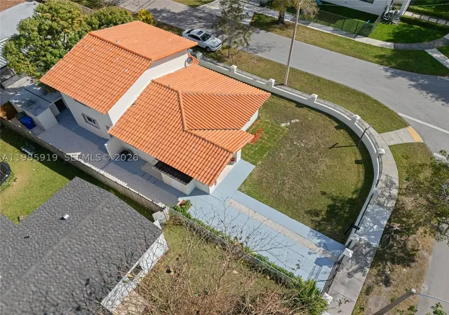 Single family home for sale at 5251 Sw 6Th St, Miami, FL 33134 | MLS# A11985919