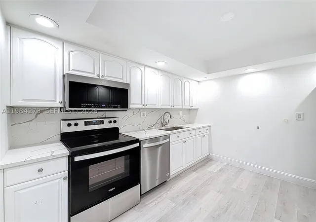 Photo 3 of Condo for sale at 1000 Parkview Dr #121, Hallandale Beach, FL 33009 | MLS# A11984273 | Listing updated on 2026-09-09