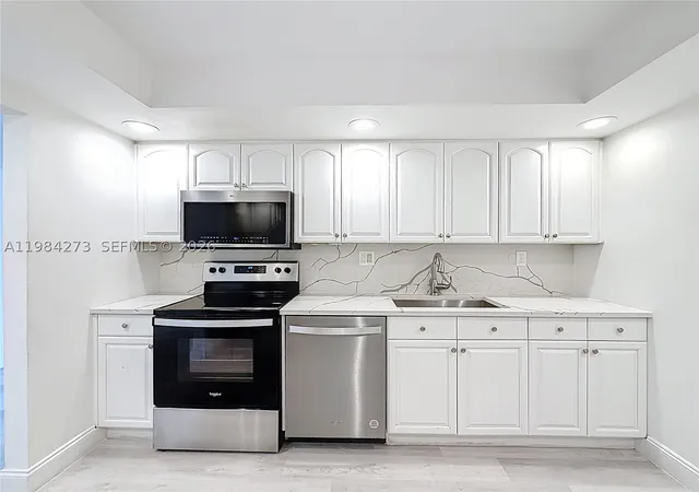 Photo 4 of Condo for sale at 1000 Parkview Dr #121, Hallandale Beach, FL 33009 | MLS# A11984273 | Listing updated on 2026-09-09