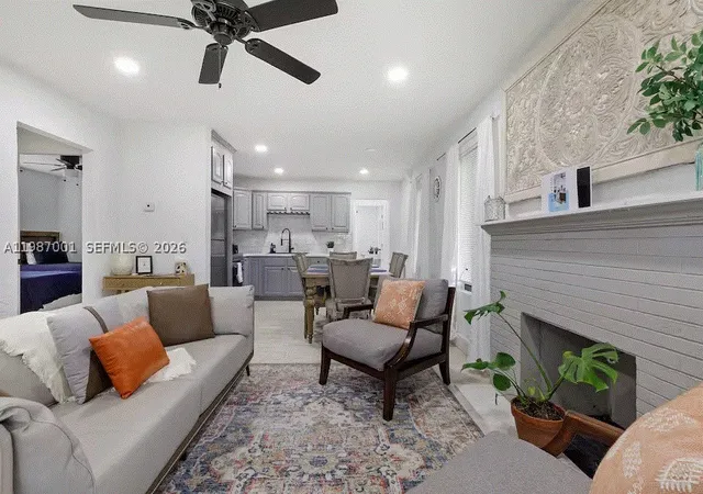 Photo 3 of Single family home for sale at 1608 Ne 34th St, Oakland Park, FL 33334 | MLS# A11987001 | Listing updated on 2026-09-11