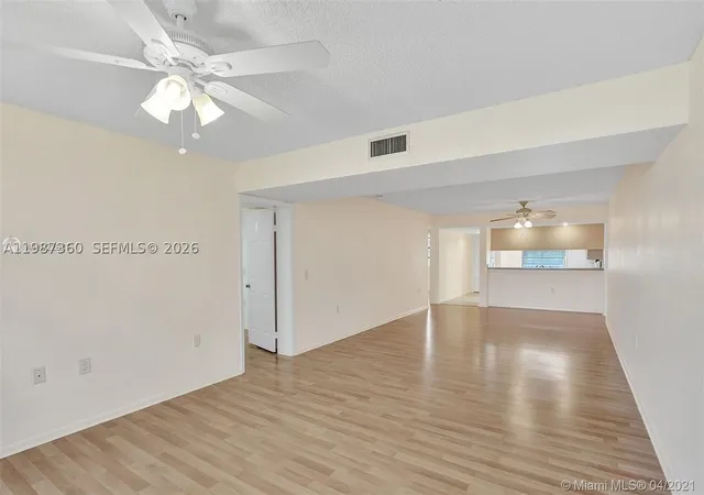 Listing Photo 4 - Condo for sale in building located at 1715 Whitehall Dr, Davie, FL 33324 - Unit #202