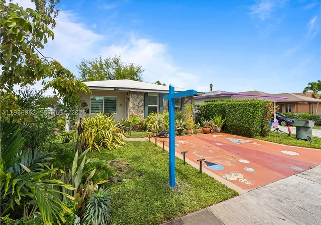 Photo 2 of Single family home for sale at 720 Nw 4th St, Hallandale Beach, FL 33009 | MLS# A11986962 | Listing updated on 2026-09-29