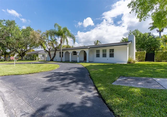 Photo 2 of Sale Pending at 14341 78th Ct, Palmetto Bay, FL 33158 | MLS# A11979131 | Listing updated on 2026-09-07