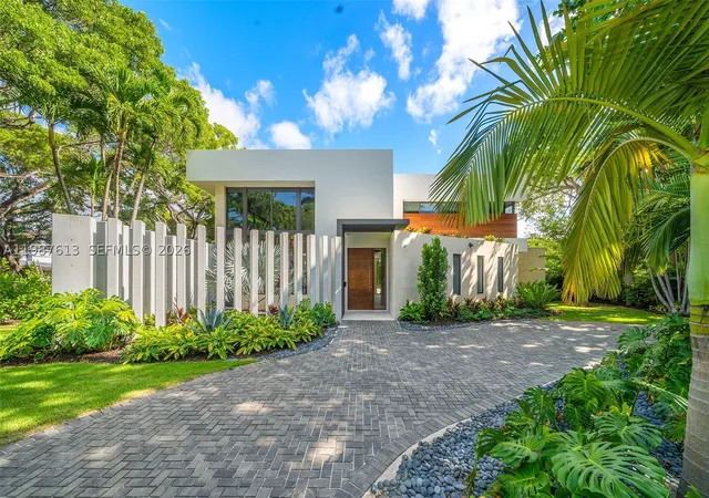 Photo 3 of Single family home for sale at 4041 S Le Jeune Rd, Miami, FL 33146 | MLS# A11987613 | Listing updated on 2026-09-09