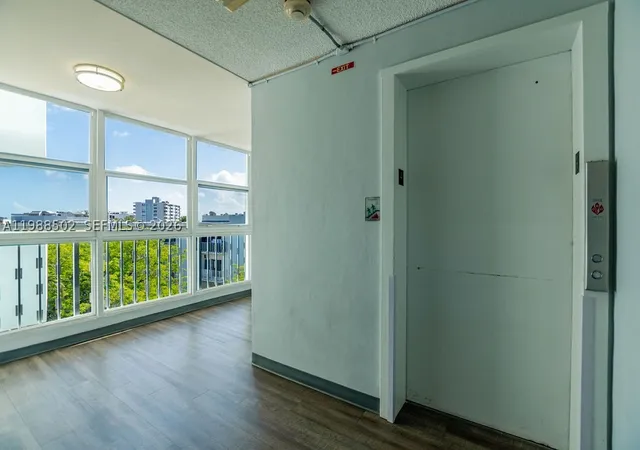 Listing Photo 5 - Condo for sale in building located at 1990 Marseille Dr, Miami, FL 33141 - Unit #402