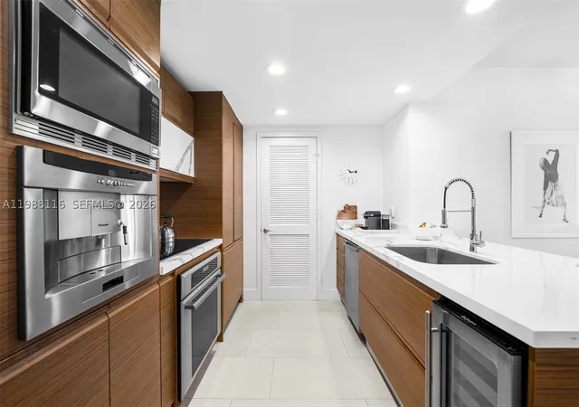 Photo 4 of Condo for sale at 5875 Collins Ave #906, Miami Beach, FL 33140 | MLS# A11988116 | Listing updated on 2026-10-03