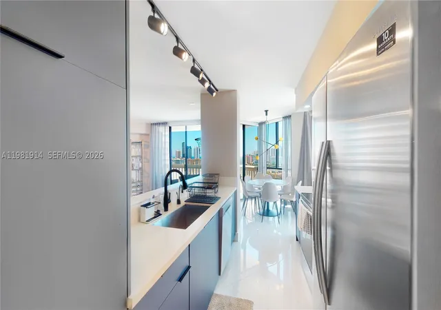 Photo 2 of Condo for sale at 1000 W Island Blvd #2903, Aventura, FL 33160 | MLS# A11981914 | Listing updated on 2026-09-04