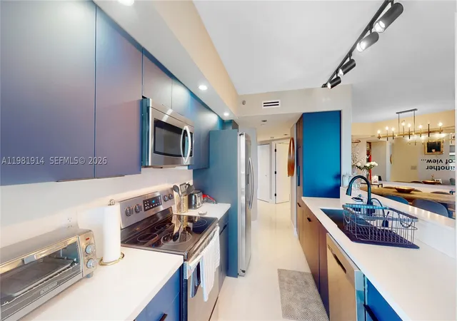 Photo 3 of Condo for sale at 1000 W Island Blvd #2903, Aventura, FL 33160 | MLS# A11981914 | Listing updated on 2026-09-04