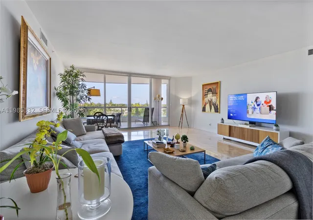 Photo 1 of Condo for sale at 21050 Point Pl #604, Aventura, FL 33180 | MLS# A11985332 | Listing updated on 2026-09-09