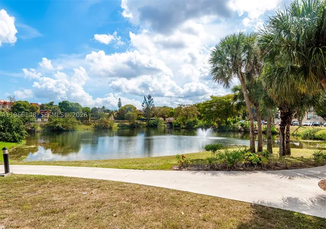 Listing Photo 5 - Condo for sale in building located at 6301 N Fall Cir Dr, Lauderhill, FL 33319 - Unit #213