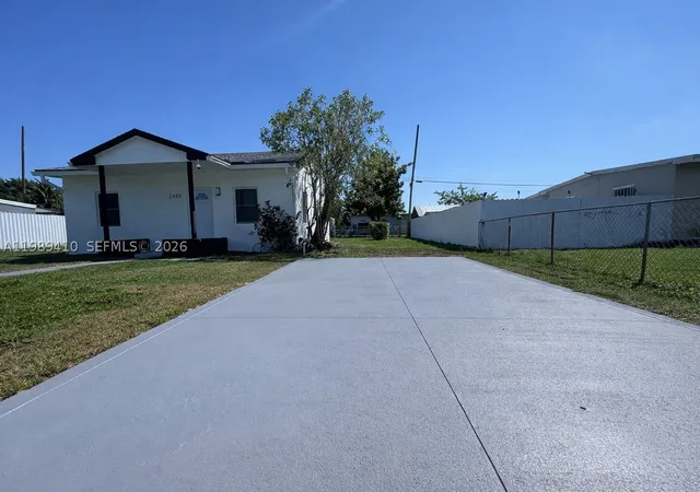 Photo 3 of Single family home for sale at 2450 Nw 157th St Rd, Miami Gardens, FL 33054 | MLS# A11989410 | Listing updated on 2026-09-10
