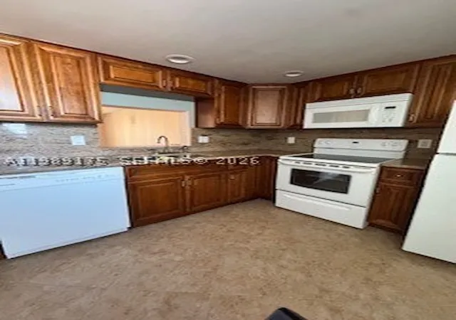 Photo 2 of Condo for sale at 421 Ne 14th Ave #401, Hallandale Beach, FL 33009 | MLS# A11989175 | Listing updated on 2026-10-04