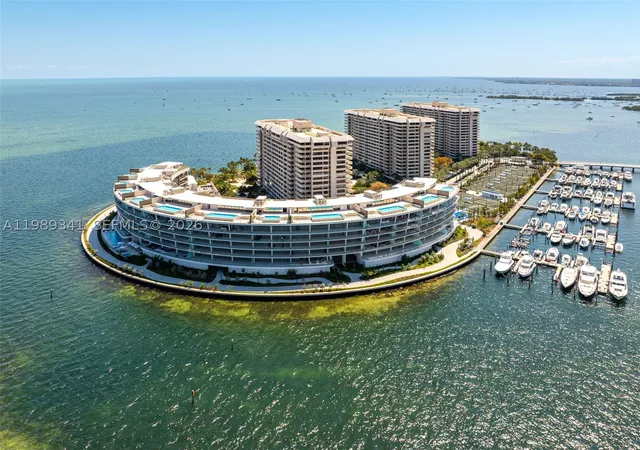 Listing Photo 4 - Condo for sale in building located at 5 Grv Isle Dr, Miami, FL 33133 - Unit #PHS01
