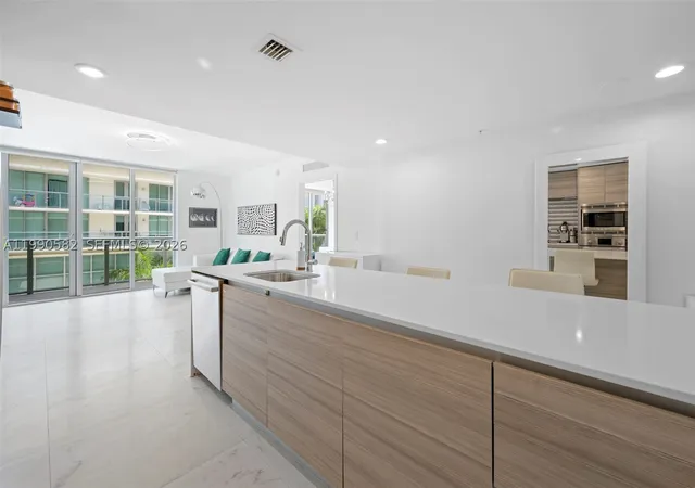 Photo 4 of Condo for sale at 6610 Indian Creek Dr #406, Miami Beach, FL 33141 | MLS# A11990582 | Listing updated on 2026-09-15