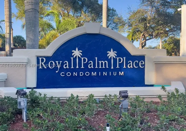 Listing Photo 5 - Condo for sale in building located at 15770 Sw 106Th Ter, Miami, FL 33196 - Unit #303