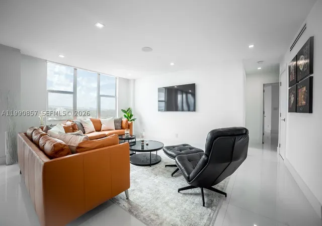 Photo 2 of Condo for sale at 5600 Collins Ave #14K, Miami Beach, FL 33140 | MLS# A11990857 | Listing updated on 2026-08-27