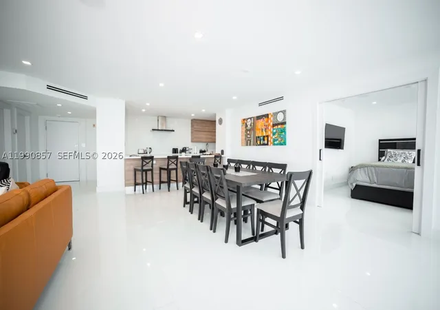 Photo 4 of Condo for sale at 5600 Collins Ave #14K, Miami Beach, FL 33140 | MLS# A11990857 | Listing updated on 2026-08-27