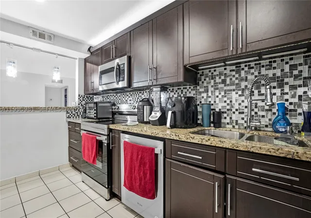 Photo 3 of Sale Pending at 9403 Sw 76th St #Y17, Miami, FL 33173 | MLS# A11990981 | Listing updated on 2026-09-14