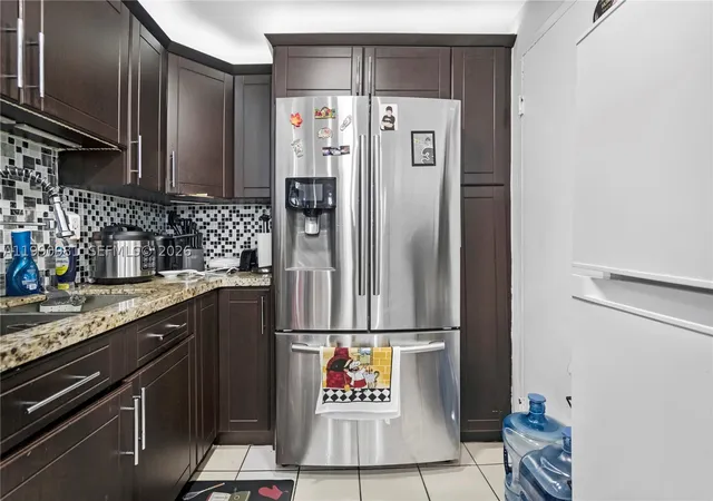 Listing Photo 4 - Condo for sale in building located at 9403 Sw 76Th St, Miami, FL 33173 - Unit #Y17
