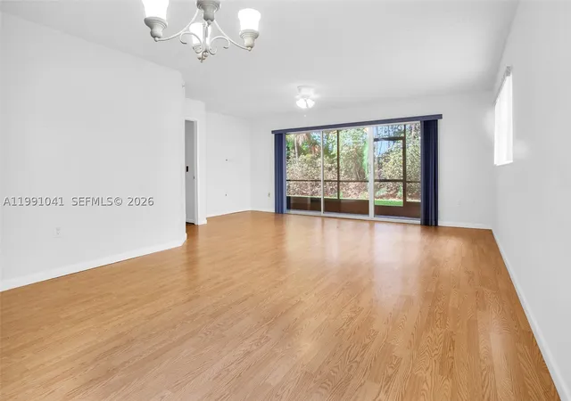 Listing Photo 4 - Condo for sale in building located at 900 Sw 142Nd Ave, Pembroke Pines, FL 33027 - Unit #115L