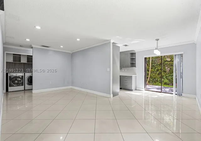 Listing Photo 5 - Condo for sale in building located at 6854 Nw 173Rd Dr, Hialeah, FL 33015 - Unit #210
