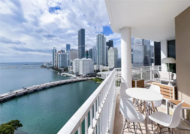 Photo 4 of Condo for sale at 701 Brickell Key Blvd #1912, Miami, FL 33131 | MLS# A11991687 | Listing updated on 2026-09-15