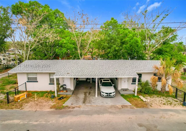 Listing Photo 5 - Condo for sale in building located at 627 Washington Ave, LAKE WALES, FL 33853