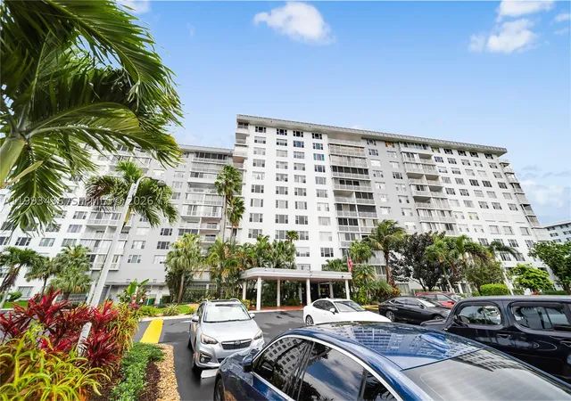 Condo for sale at 3800 Hillcrest Dr #1007, Hollywood, FL 33021 | MLS# A11993436 | Listing updated on 2026-09-22