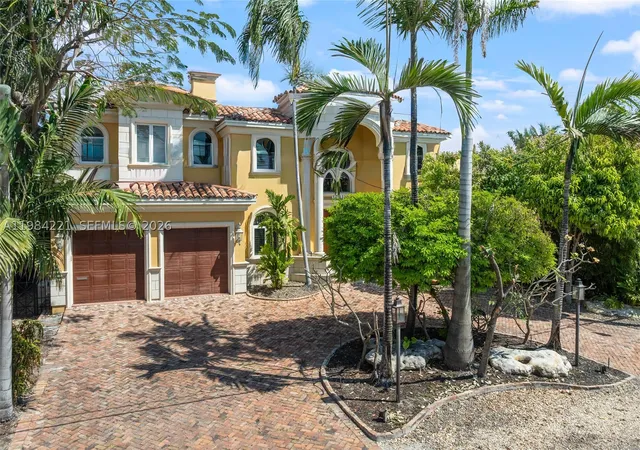 Photo 2 of Single family home for sale at 1701 Se 10th St, Fort Lauderdale, FL 33316 | MLS# A11984221 | Listing updated on 2026-09-10