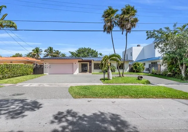 Photo 2 of Sale Pending at 2025 Arch Creek Dr, North Miami, FL 33181 | MLS# A11993816 | Listing updated on 2026-10-07