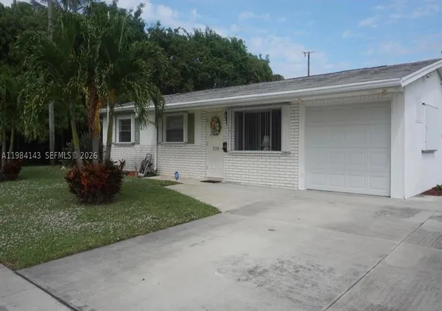 Photo 3 of Sale Pending at 328 Riverdale Rd, Palm Springs, FL 33461 | MLS# A11984143 | Listing updated on 2026-09-15