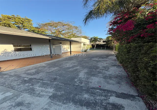 Photo 3 of Sale Pending at 3373 Sw 29th Ter, Miami, FL 33133 | MLS# A11994588 | Listing updated on 2026-09-14