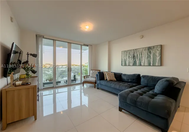 Listing Photo 5 - Condo for sale in building located at 7825 Nw 107Th Ave, Miami, FL 33178 - Unit #301