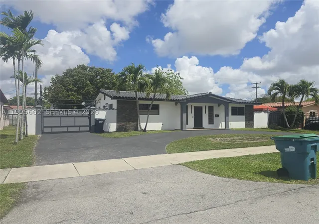 Single family home for sale at 9725 Sw 15Th St, Miami, FL 33174 | MLS# A11995662