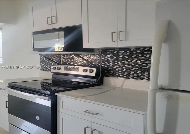 Photo 3 of House for sale at 715 Sw 6Th St, Dania Beach, FL 33004 | MLS# A11996435 | Listing updated on 2026-09-22