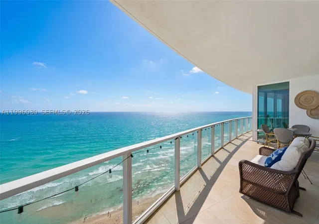 Listing Photo 2 - Condo for sale in building located at 3951 S Ocean Dr, Hollywood, FL 33019 - Unit #1803