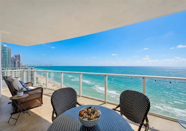Listing Photo 3 - Condo for sale in building located at 3951 S Ocean Dr, Hollywood, FL 33019 - Unit #1803