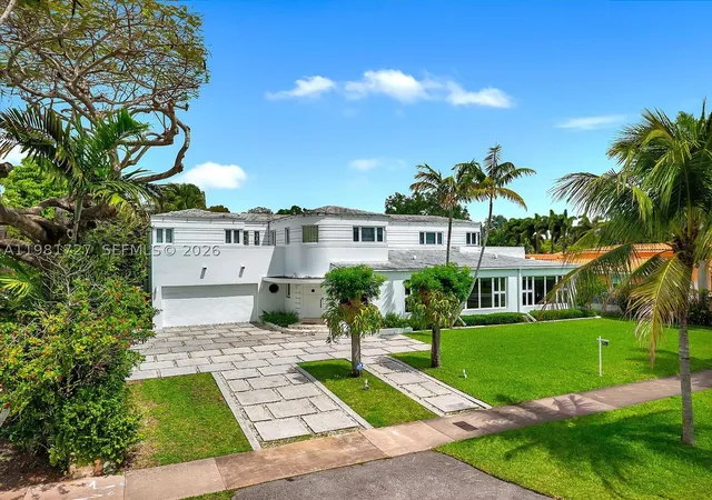 Photo 2 of Mansion for sale at 1021 N Greenway Dr, Coral Gables, FL 33134 | MLS# A11981727 | Listing updated on 2026-09-14