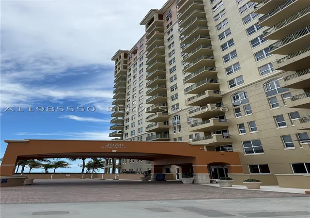 Listing Photo 3 - Condo for sale in building located at 2080 S Ocean Dr, Hallandale Beach, FL 33009 - Unit #905