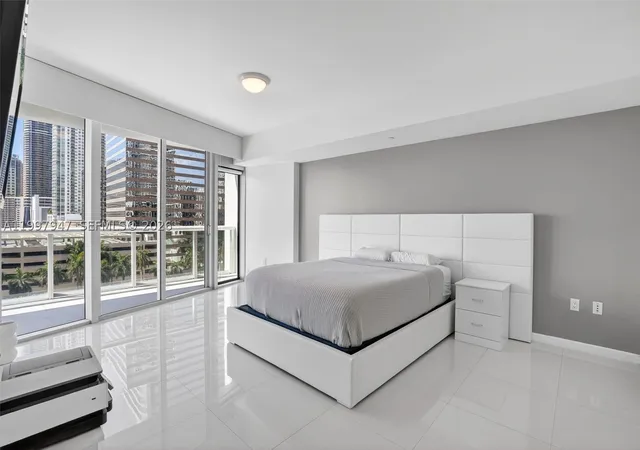 Photo 4 of Condo for sale at 495 Brickell Ave #1007, Miami, FL 33131 | MLS# A11997947 | Listing updated on 2026-10-07